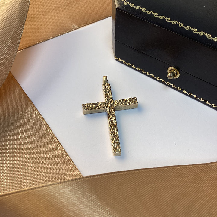 9ct Yellow Gold Patterned Cross Pendant