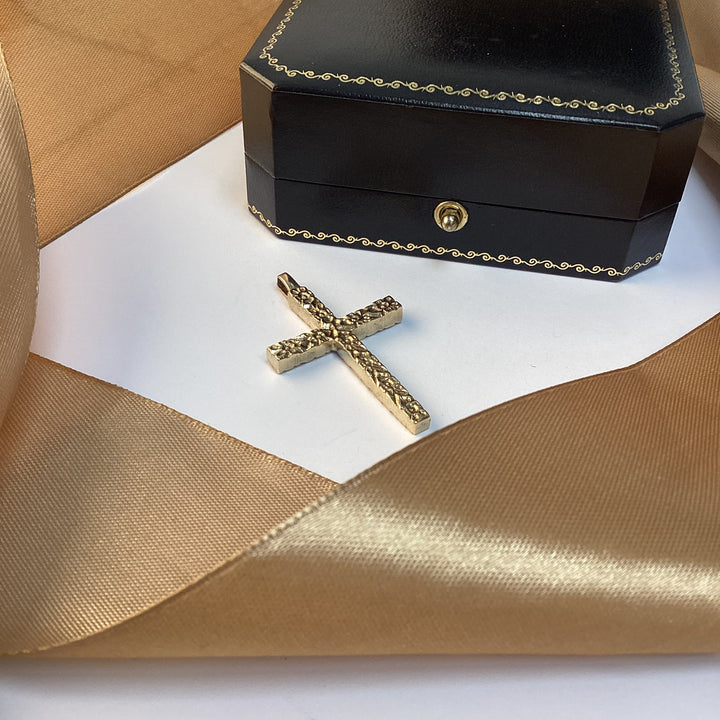 9ct Yellow Gold Patterned Cross Pendant