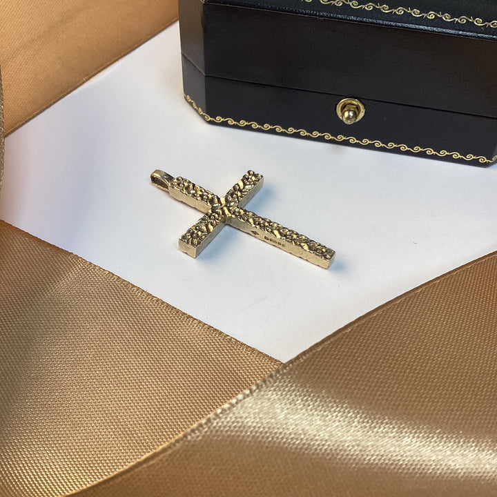 9ct Yellow Gold Patterned Cross Pendant