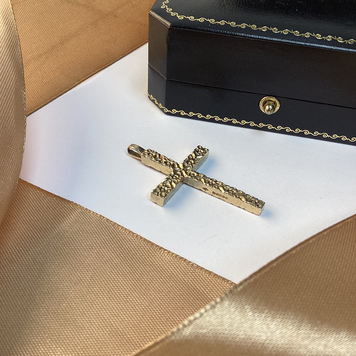 9ct Yellow Gold Patterned Cross Pendant