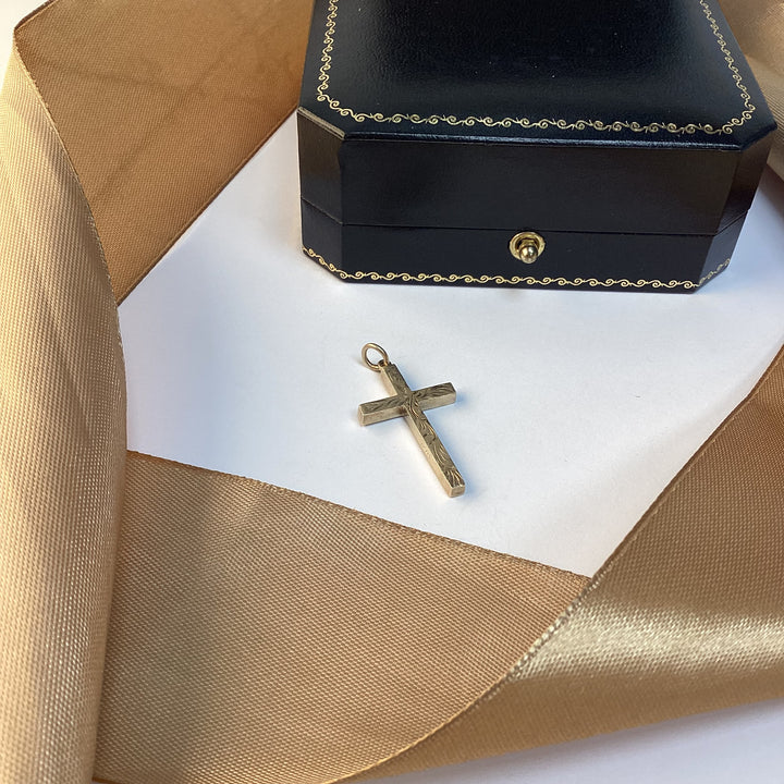 9ct Yellow Gold Patterned Cross Pendant