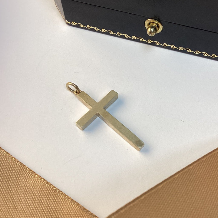 9ct Yellow Gold Patterned Cross Pendant