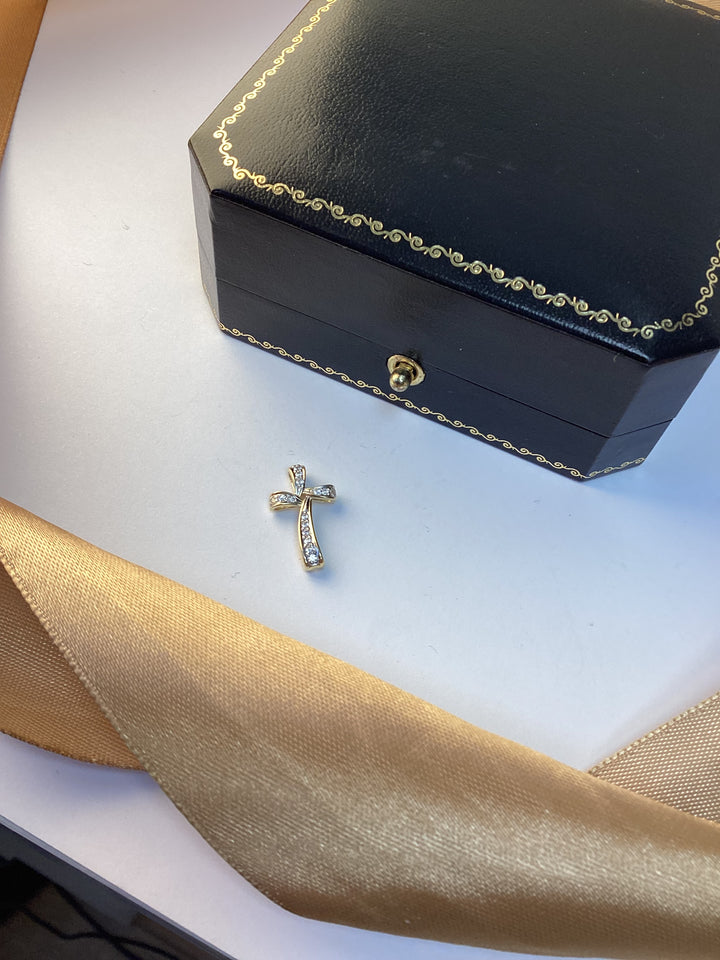 9ct Yellow Gold Diamond Cross Pendant