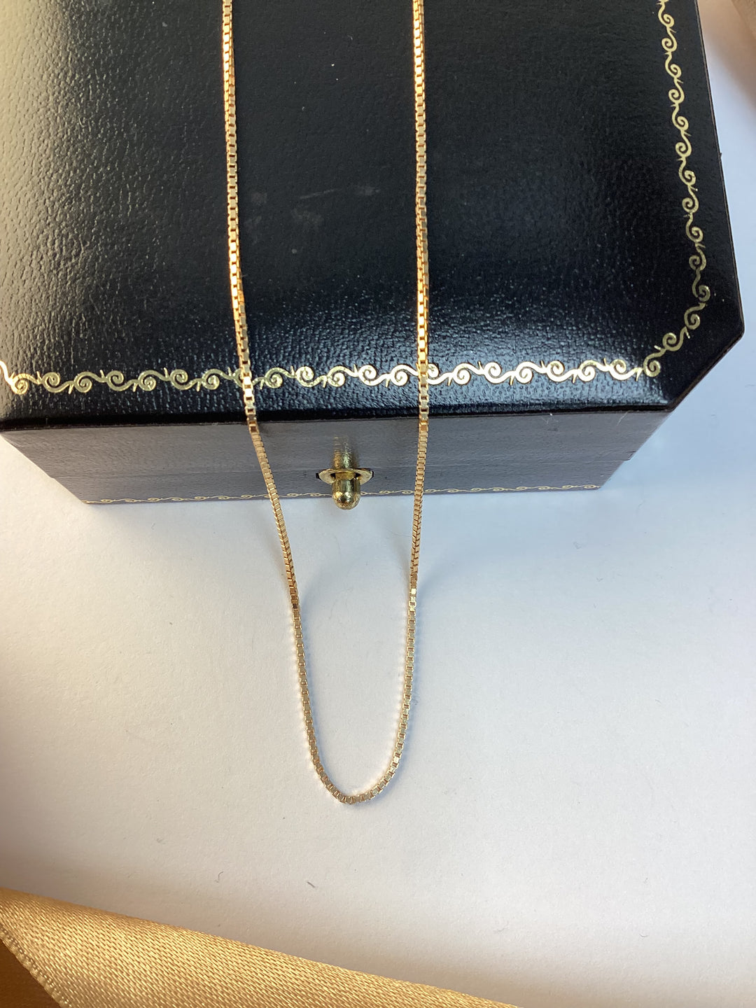 9ct Yellow Gold Box Chain - 22 Inch