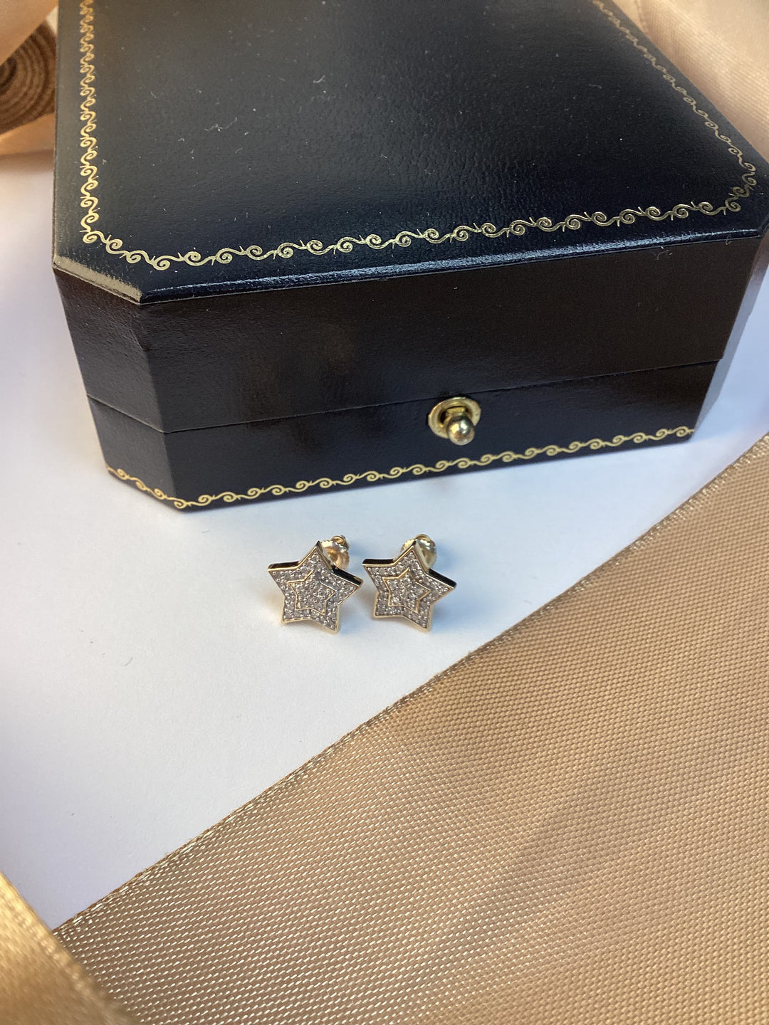 9ct Yellow Gold Diamond Star Stud Earrings