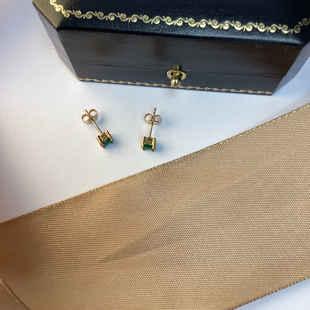 9ct Yellow Gold Emerald Stud Earrings