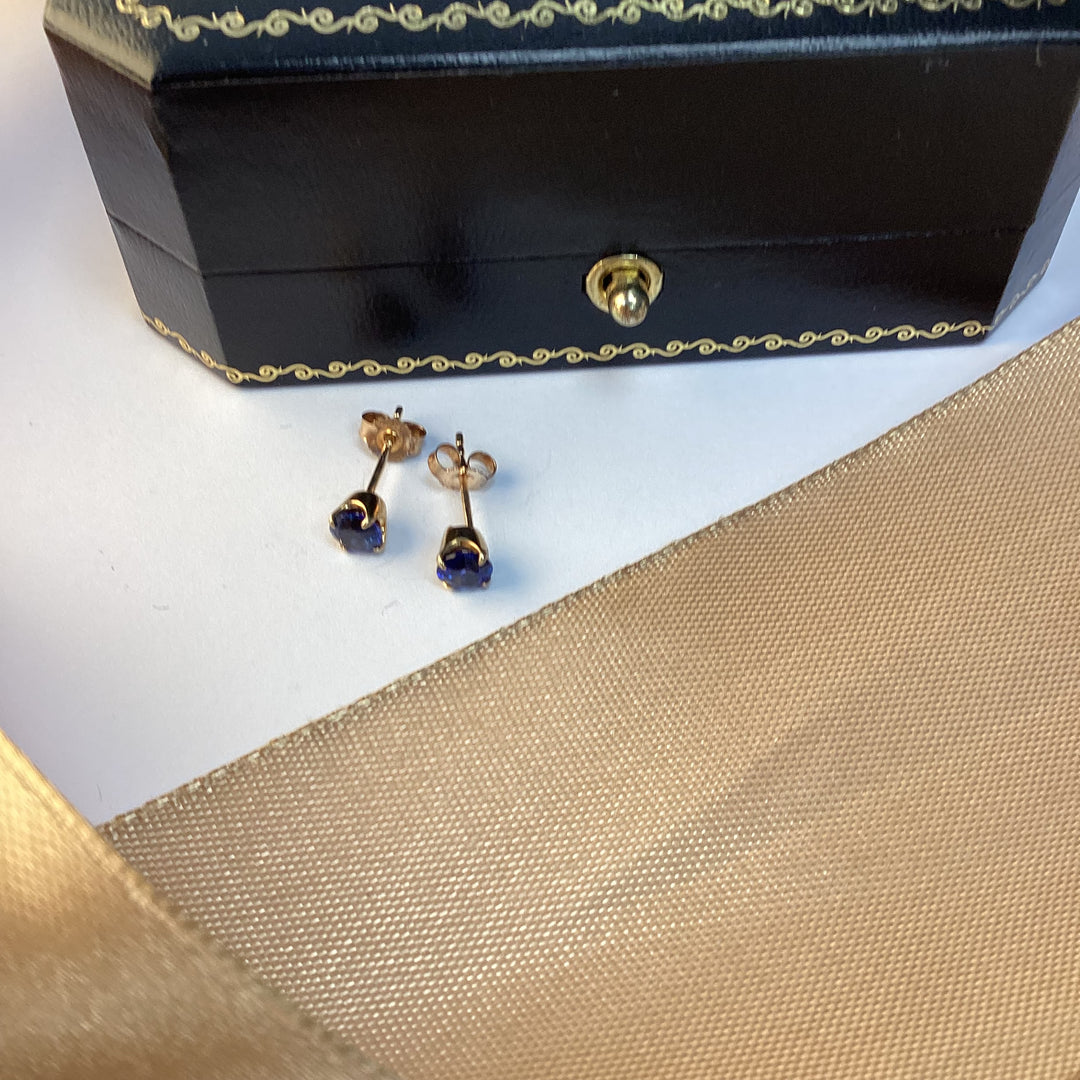 9ct Yellow Gold Sapphire Stud Earrings