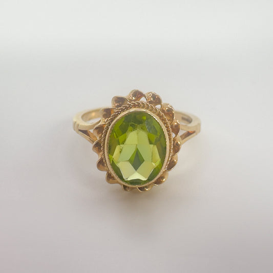 9ct Yellow Gold Peridot Ring