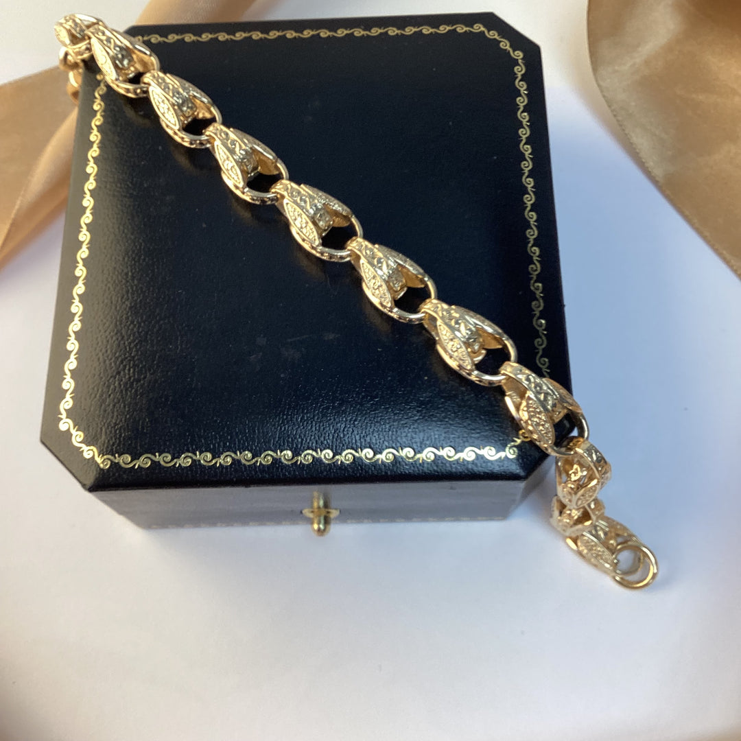 9ct Yellow Gold Fancy Bracelet - 8.5 Inch