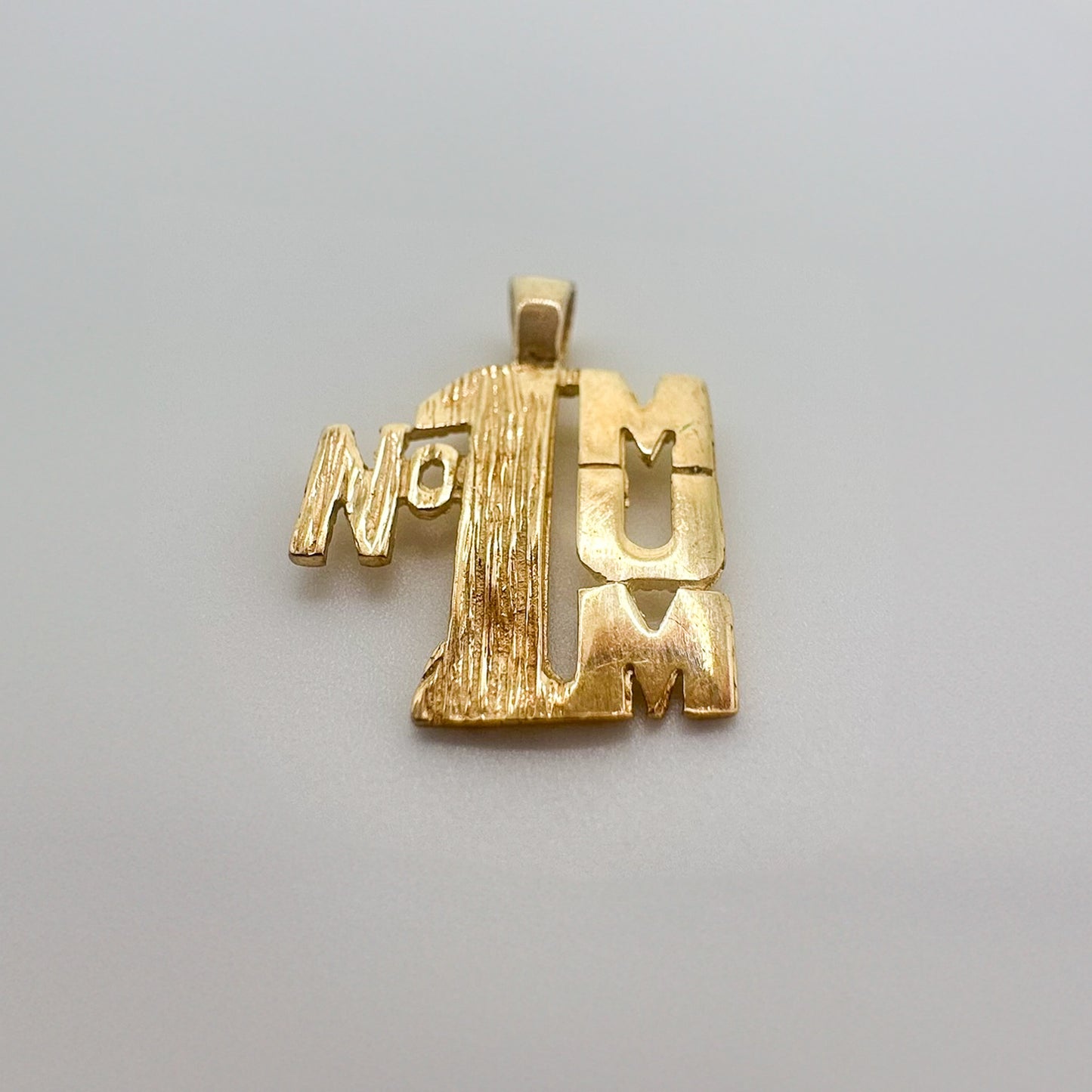 9ct Yellow Gold No1 Mum Pendant