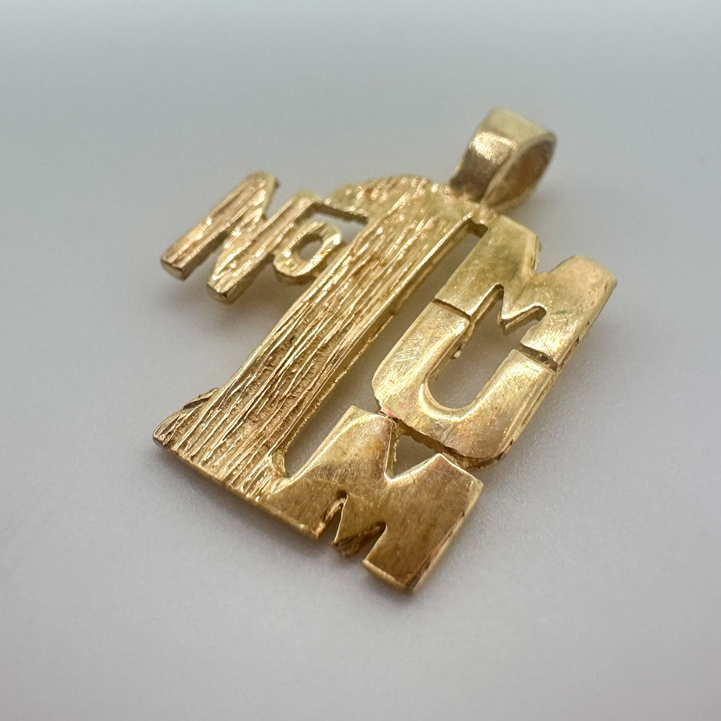 9ct Yellow Gold No1 Mum Pendant