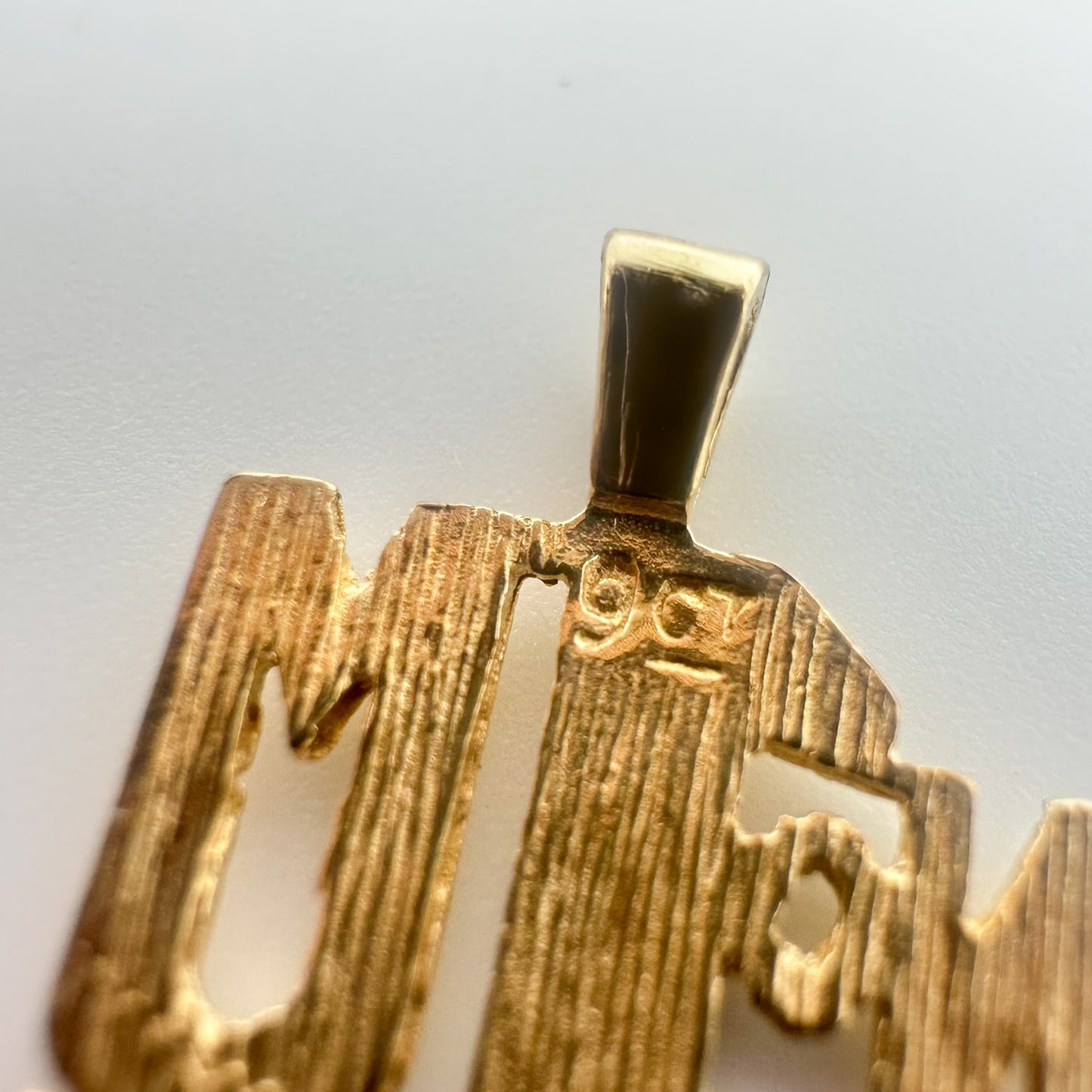 9ct Yellow Gold No1 Mum Pendant