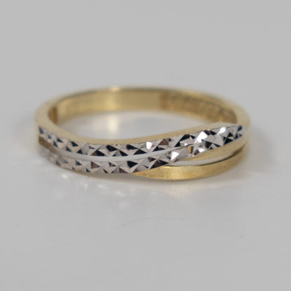 9ct Yellow Gold Crossover Band with Textured finish