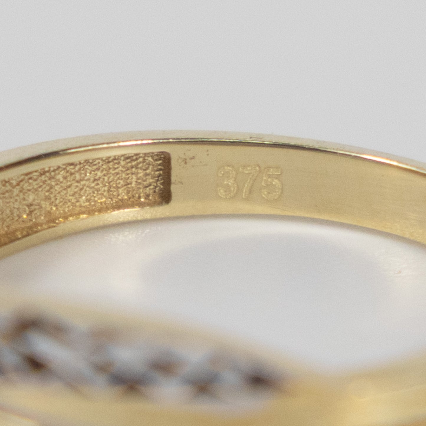 9ct Yellow Gold Crossover Band with Textured finish