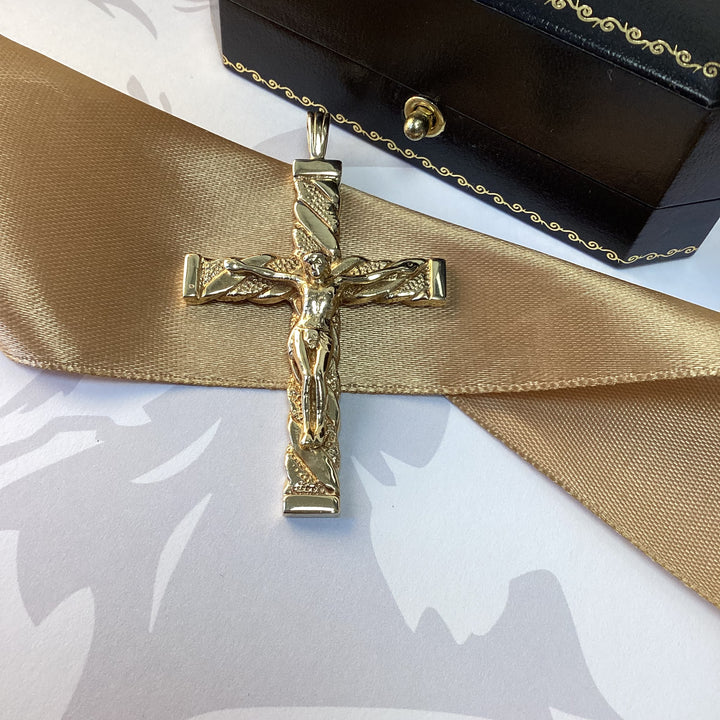 9ct Yellow Gold Crucifix Pendant