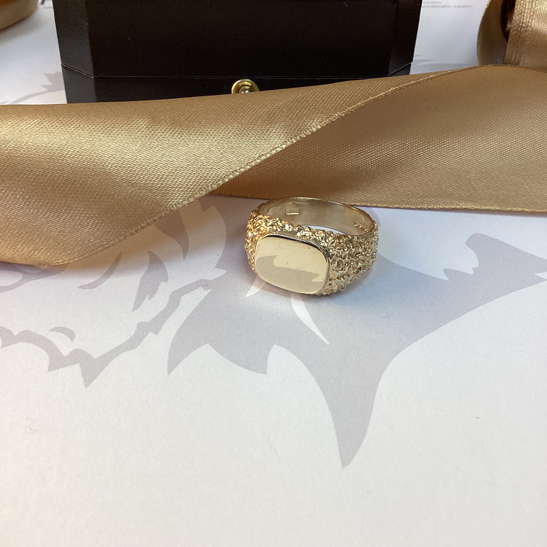 9ct Yellow Gold Signet Ring