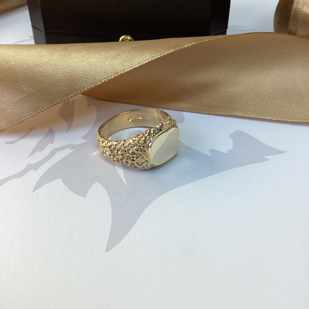 9ct Yellow Gold Signet Ring