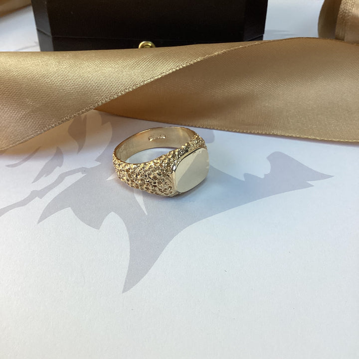 9ct Yellow Gold Signet Ring