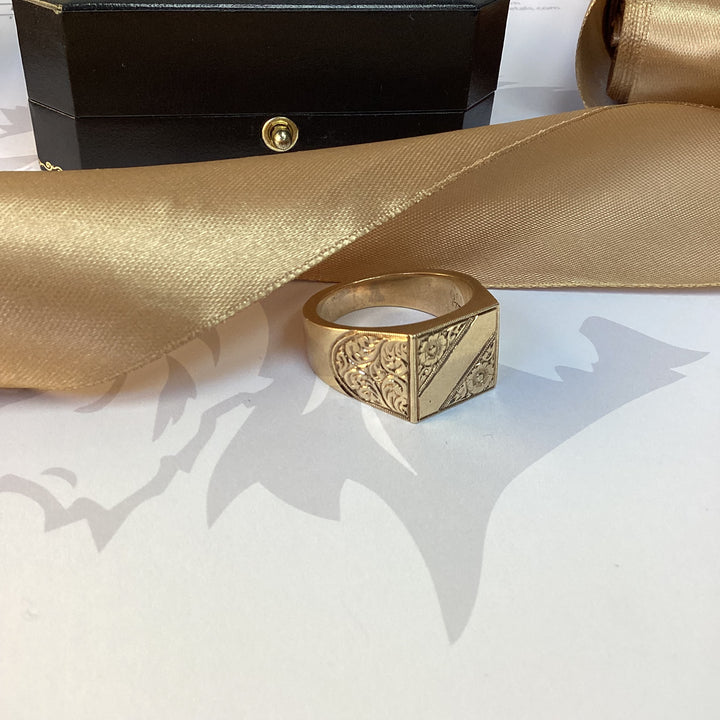 9ct Yellow Gold Signet Ring