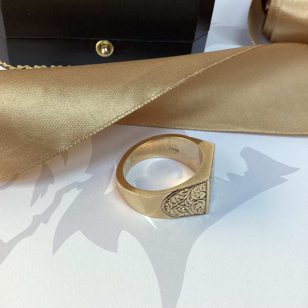 9ct Yellow Gold Signet Ring