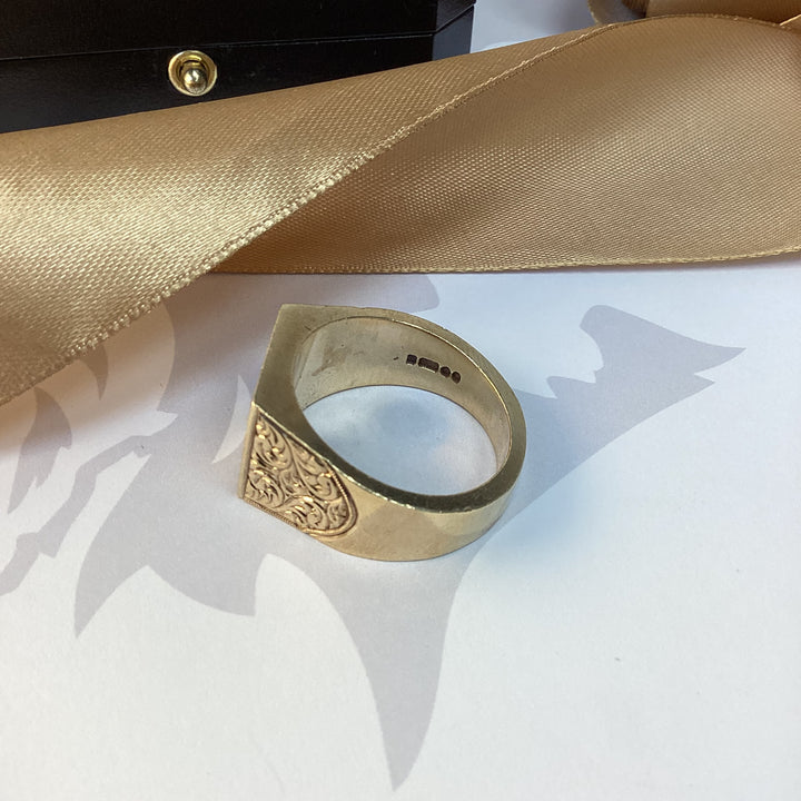 9ct Yellow Gold Signet Ring