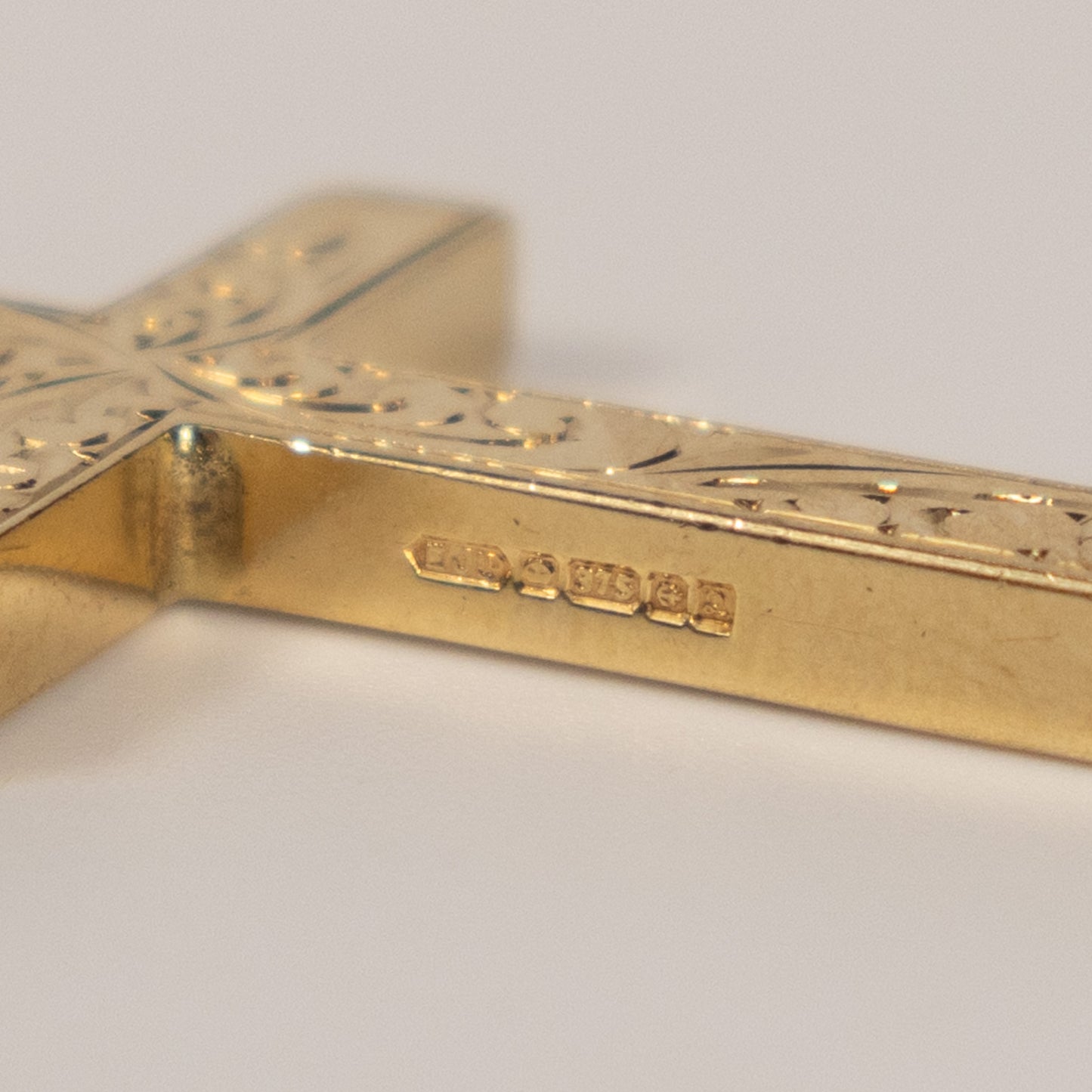 9ct Yellow Gold Engraved Cross Pendant