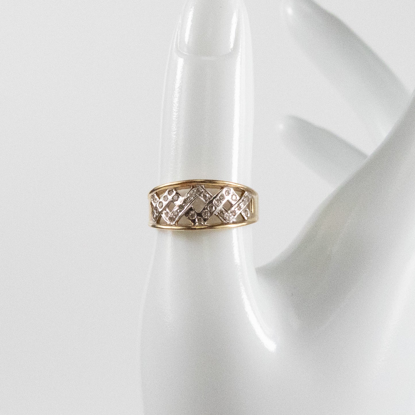 9ct Gold Diamond Cut-Out Band Ring 0.24ct