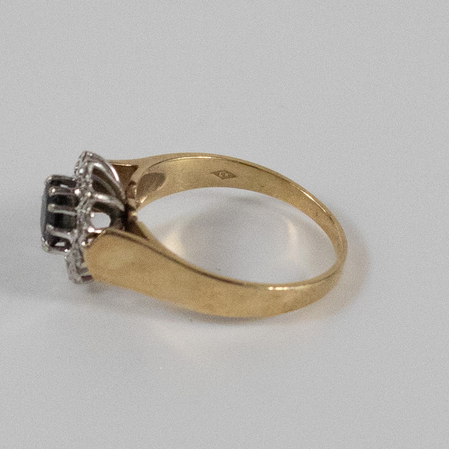 9ct Yellow Gold Sapphire & Diamond Cluster Ring