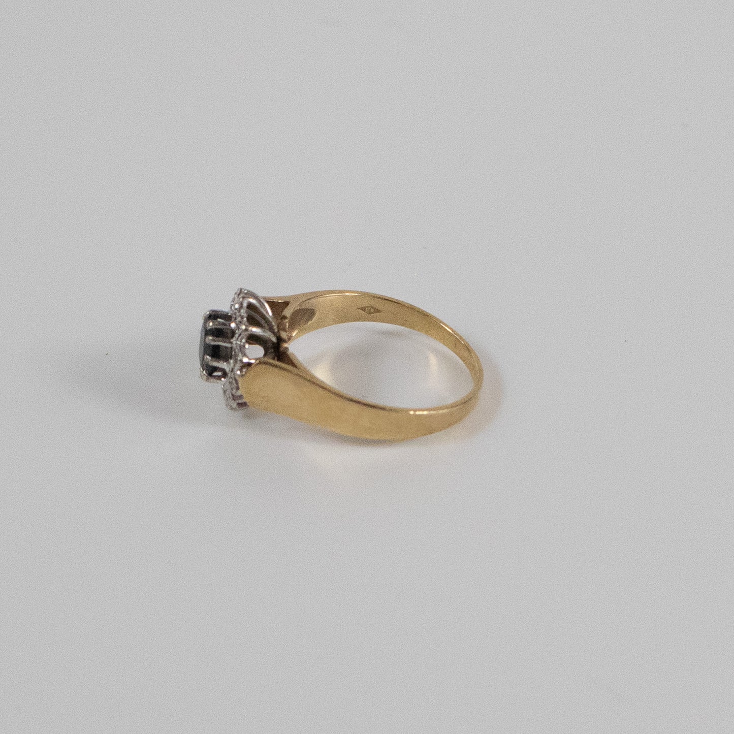 9ct Yellow Gold Sapphire & Diamond Cluster Ring