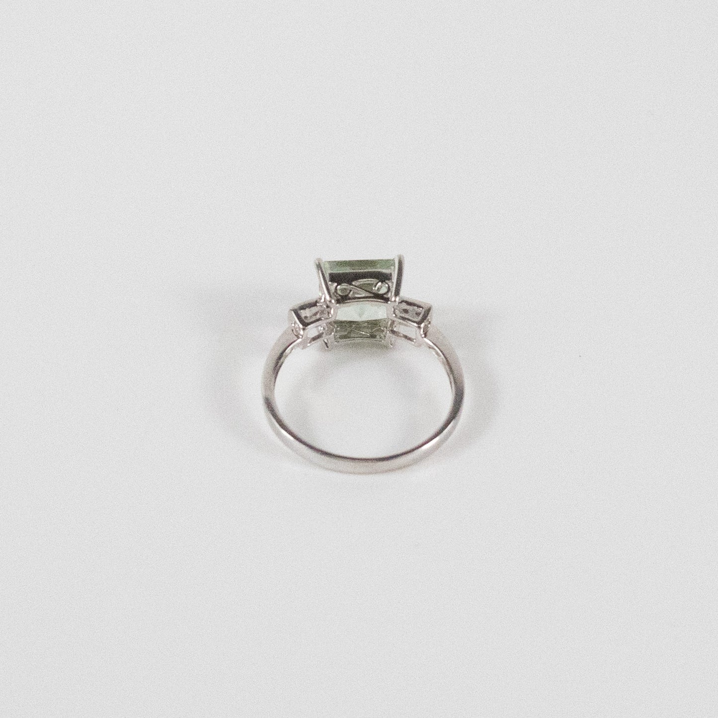 Second-Hand 9ct White Gold Green Amethyst & Diamond Ring – 0.36ct