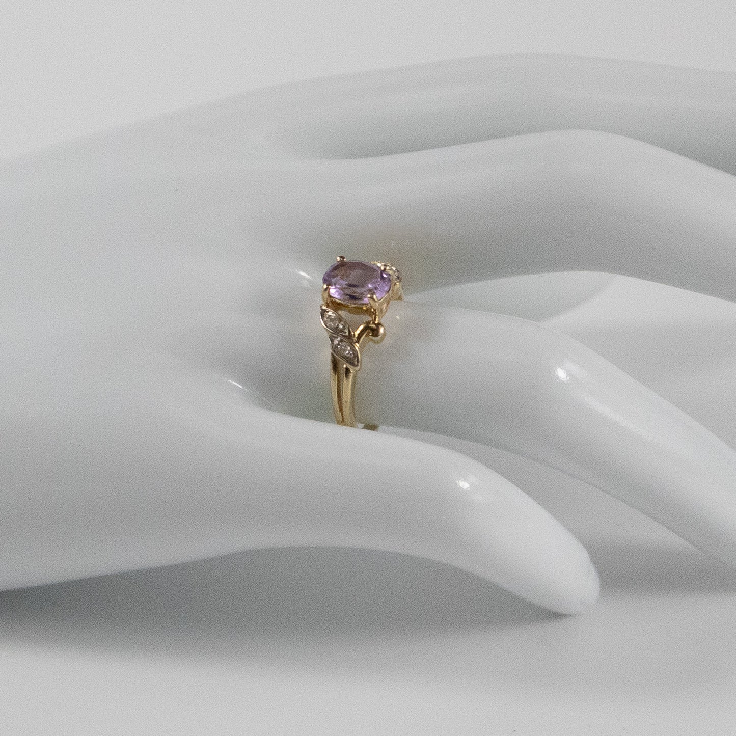 Second-Hand 9ct Gold Amethyst & Diamond Leaf-Detail Ring