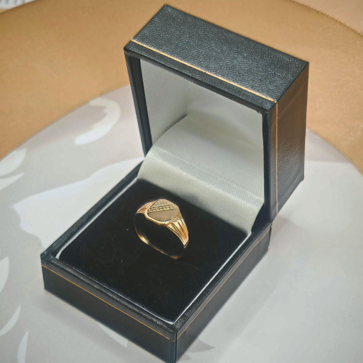 9ct Gold Yellow Signet Ring, photograph 3 of 8. SKU JB3617.