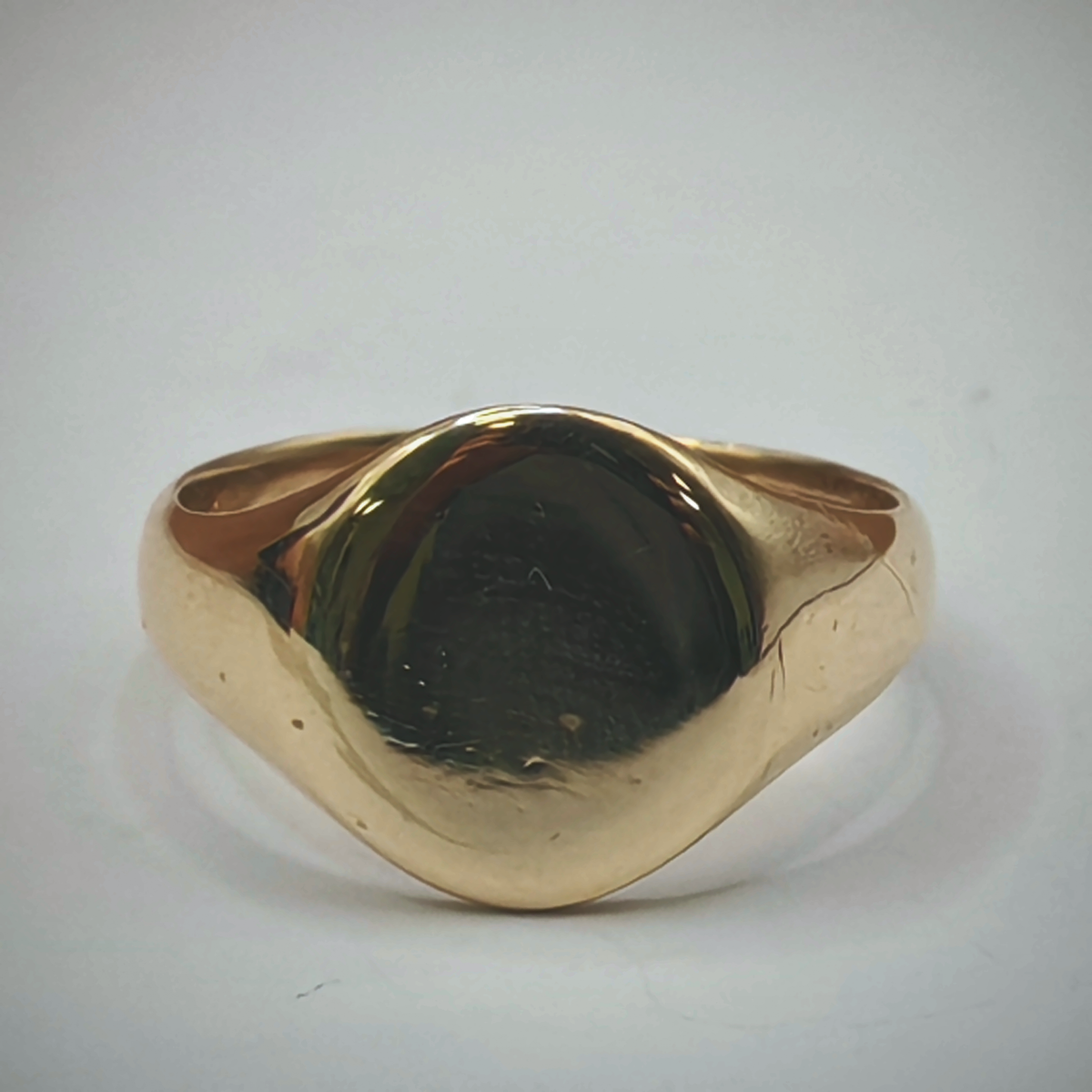 9ct Gold Yellow Signet Ring, photograph 8 of 8. SKU JB3618.