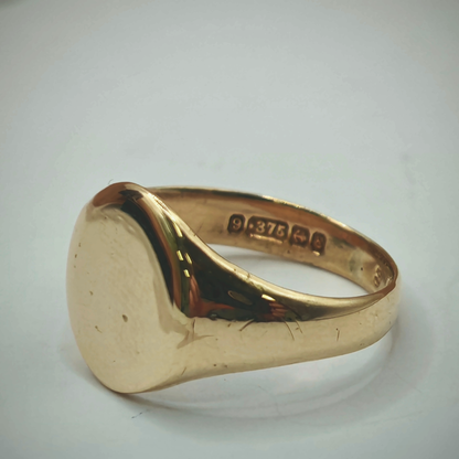 9ct Gold Yellow Signet Ring, photograph 4 of 8. SKU JB3618.
