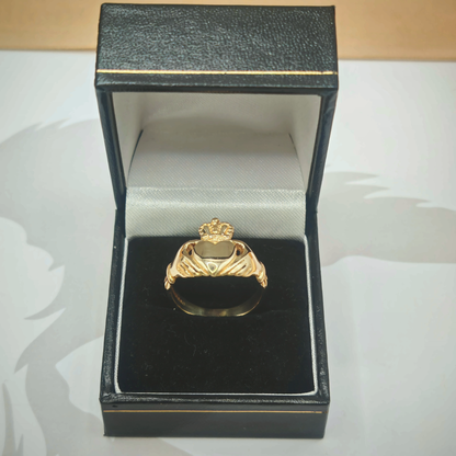 9ct Yellow Gold Claddagh Ring, photograph 1 of 9. SKU JB3620.
