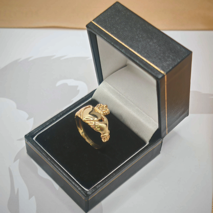 9ct Yellow Gold Claddagh Ring, photograph 3 of 9. SKU JB3620.
