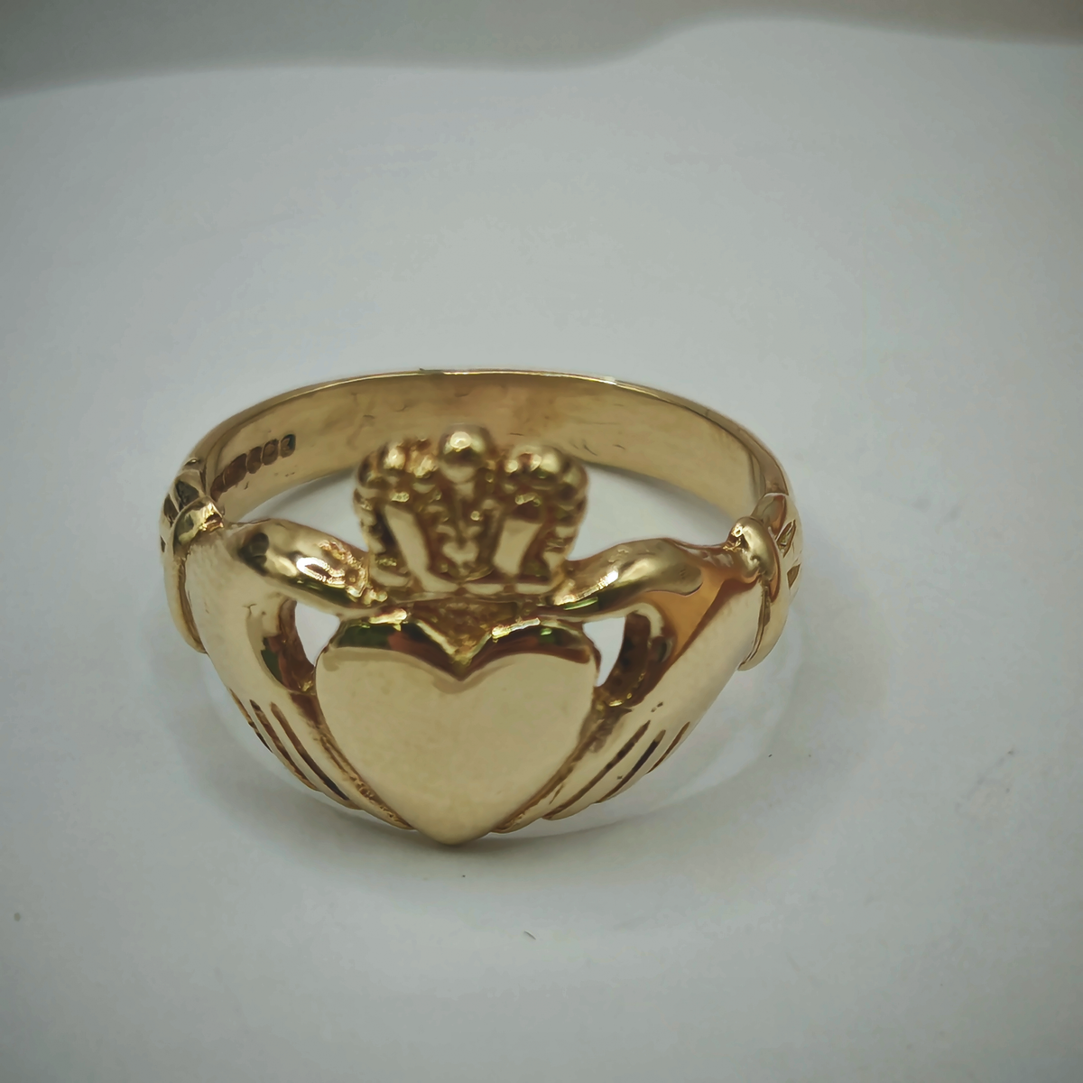 9ct Yellow Gold Claddagh Ring, photograph 5 of 9. SKU JB3620.