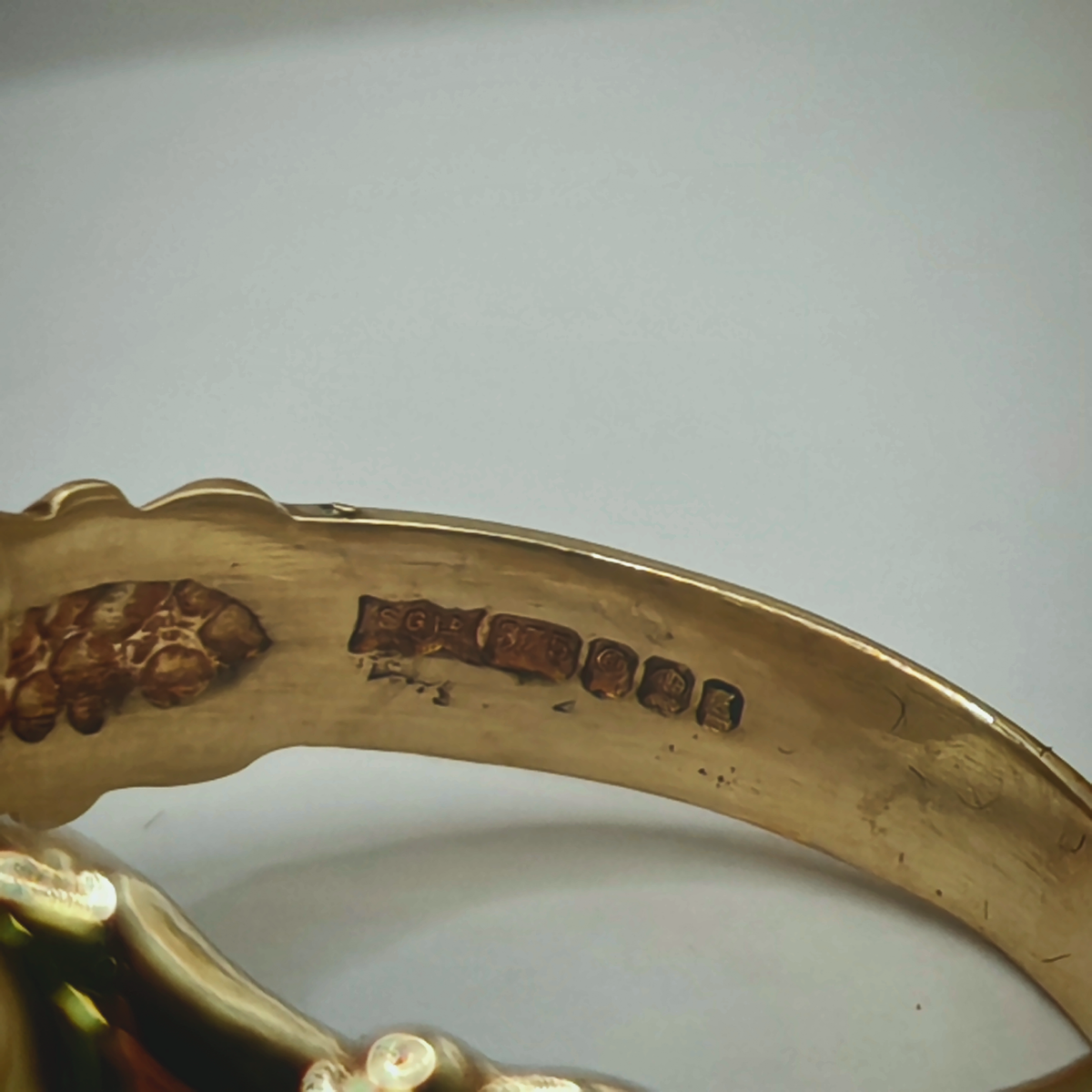 9ct Yellow Gold Claddagh Ring, photograph 9 of 9. SKU JB3620.