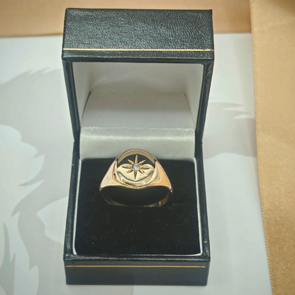 9ct Yellow Gold Diamond-Set Starburst Signet Ring – Size Z, photograph 1 of 8. SKU JB3624.