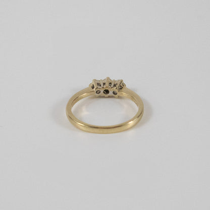 Second-Hand 9ct Gold Three-Stone Diamond Ring – 0.25ct