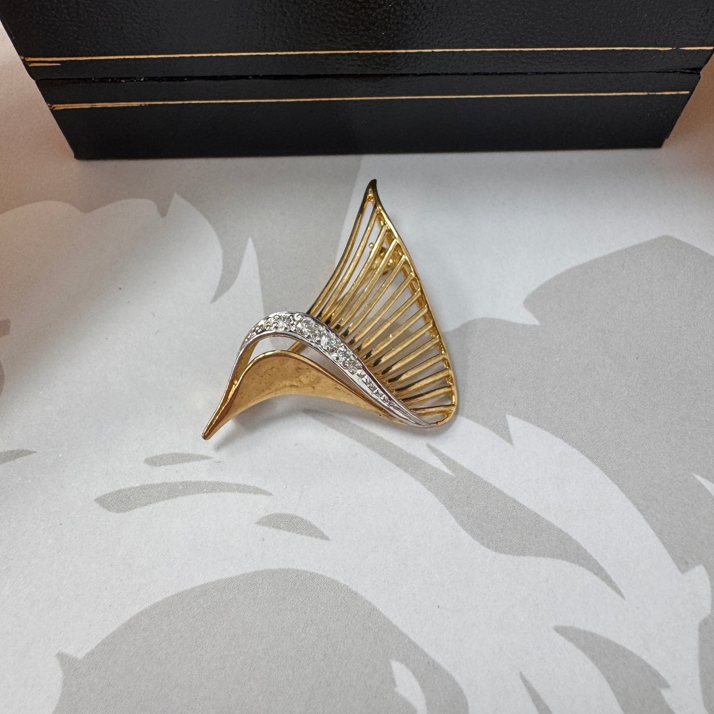 9ct Gold Diamond Brooch