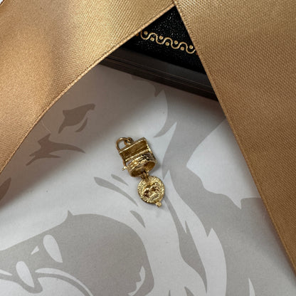 9ct Gold Well Charm with Cat Inside