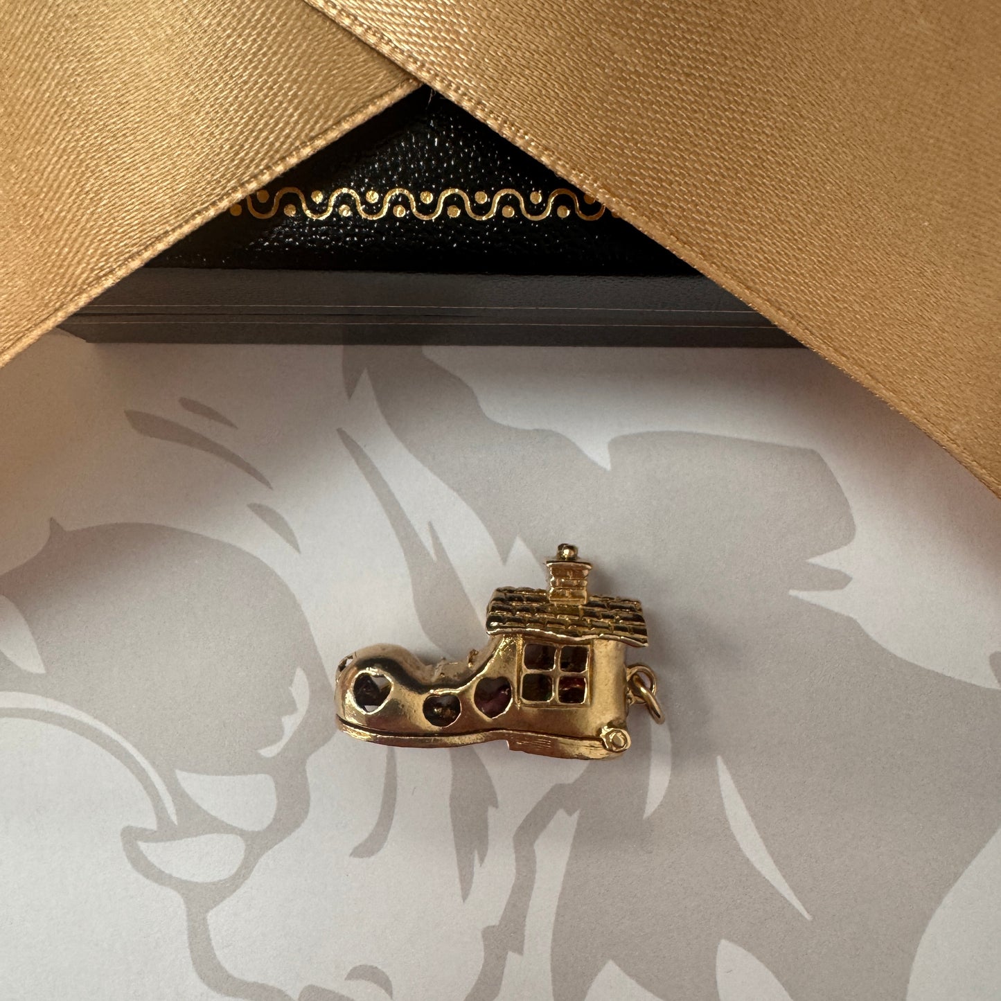 9ct Gold Opening Shoe House Charm with Dancers Inside