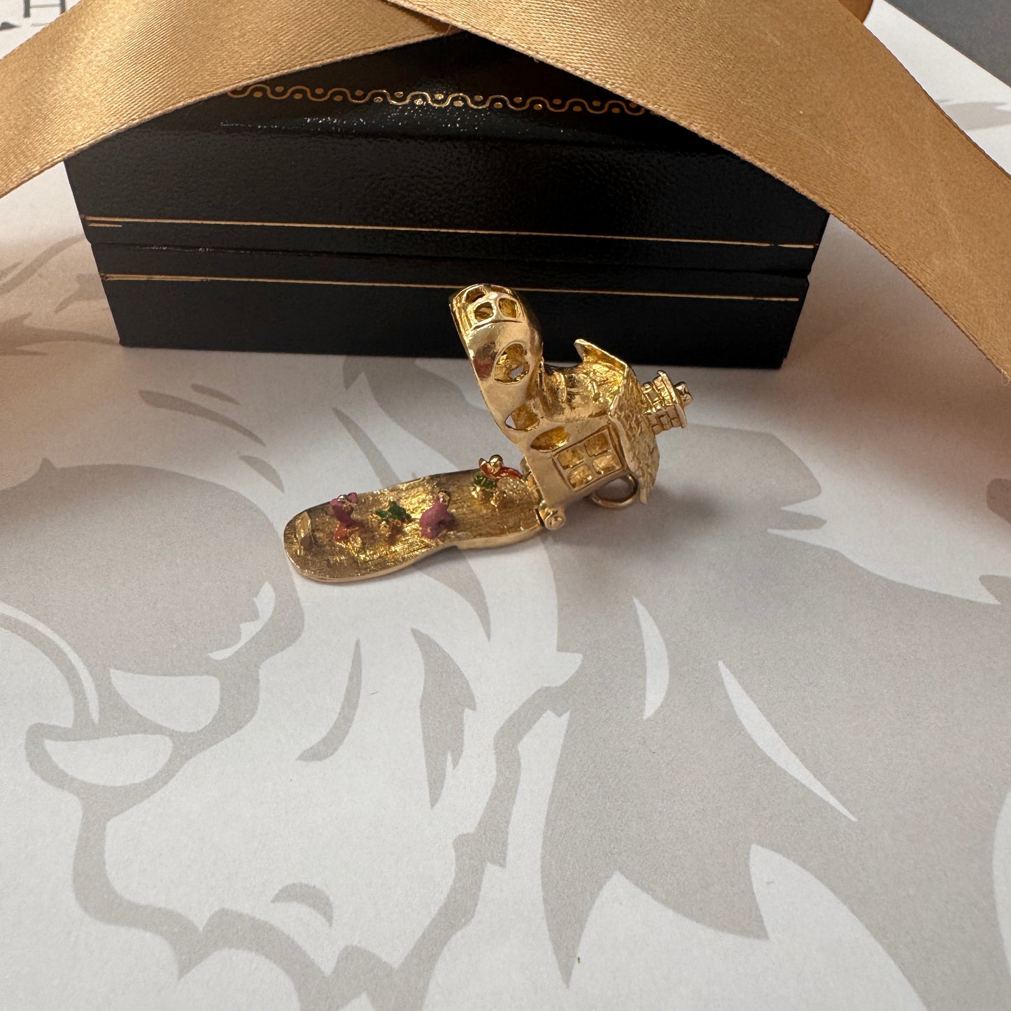 9ct Gold Opening Shoe House Charm with Dancers Inside