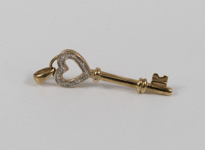Second-Hand 9ct Gold Heart Key Pendant with Diamond-Cut Detail