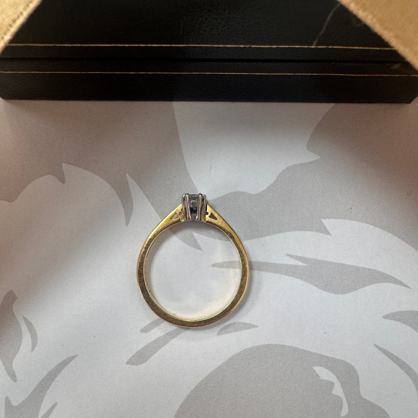 18ct Gold Emerald Shaped Diamond Engagement Ring 0.25ct