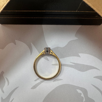 18ct Gold Emerald Shaped Diamond Engagement Ring 0.25ct