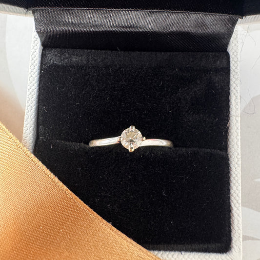 18ct White Gold Diamond Engagement Ring