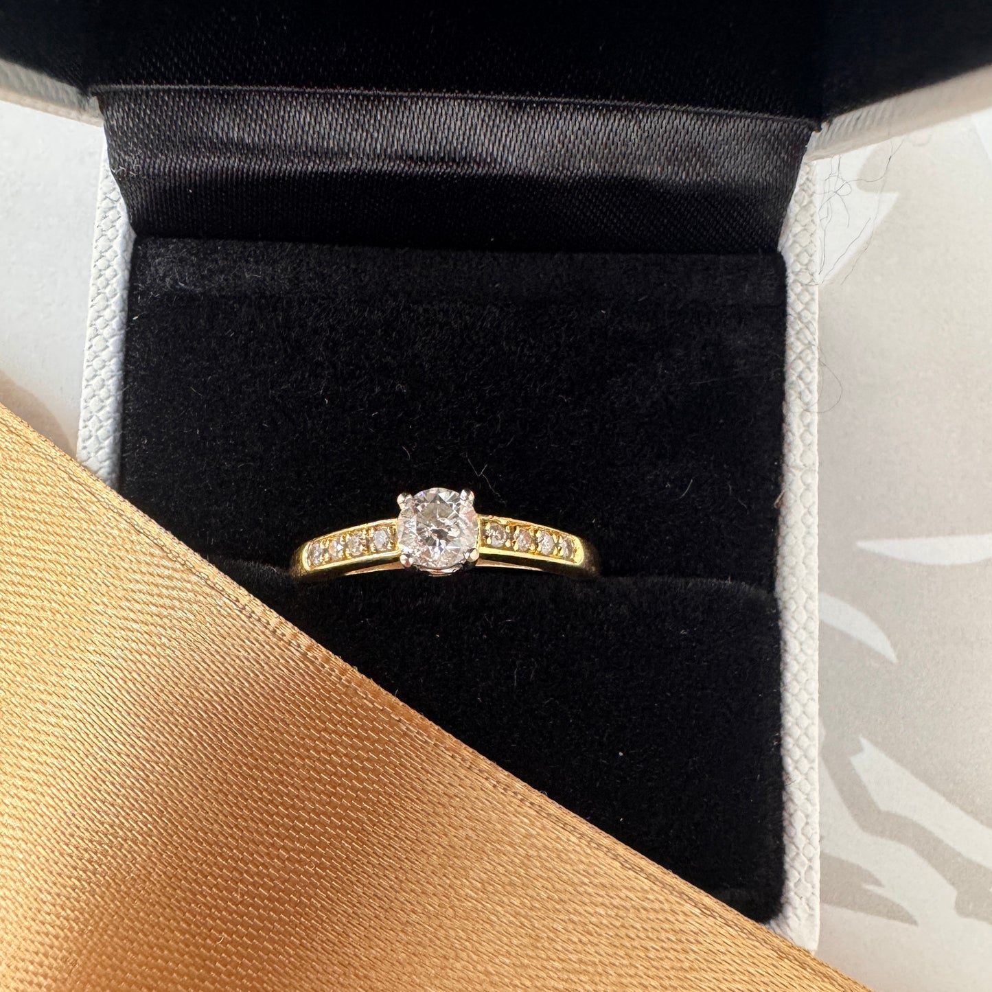 18ct Gold Diamond Engagement Ring With Grain Set Shoulders