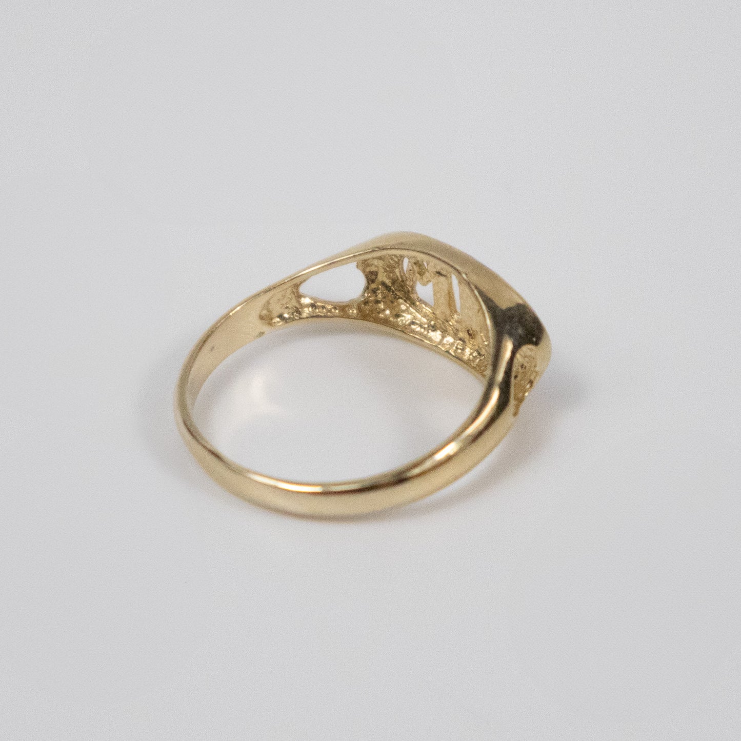 Second-Hand 9ct Gold MUM Ring with Diamond Accents